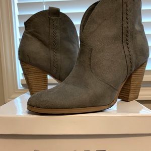 Report Western booties